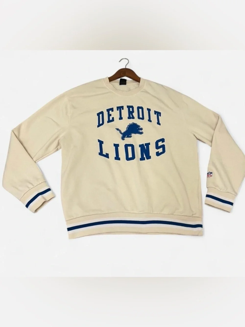 Detroit Lions Embroidered Crewneck Sweatshirt NFL Football Men’s XL - Picture 2 of 7